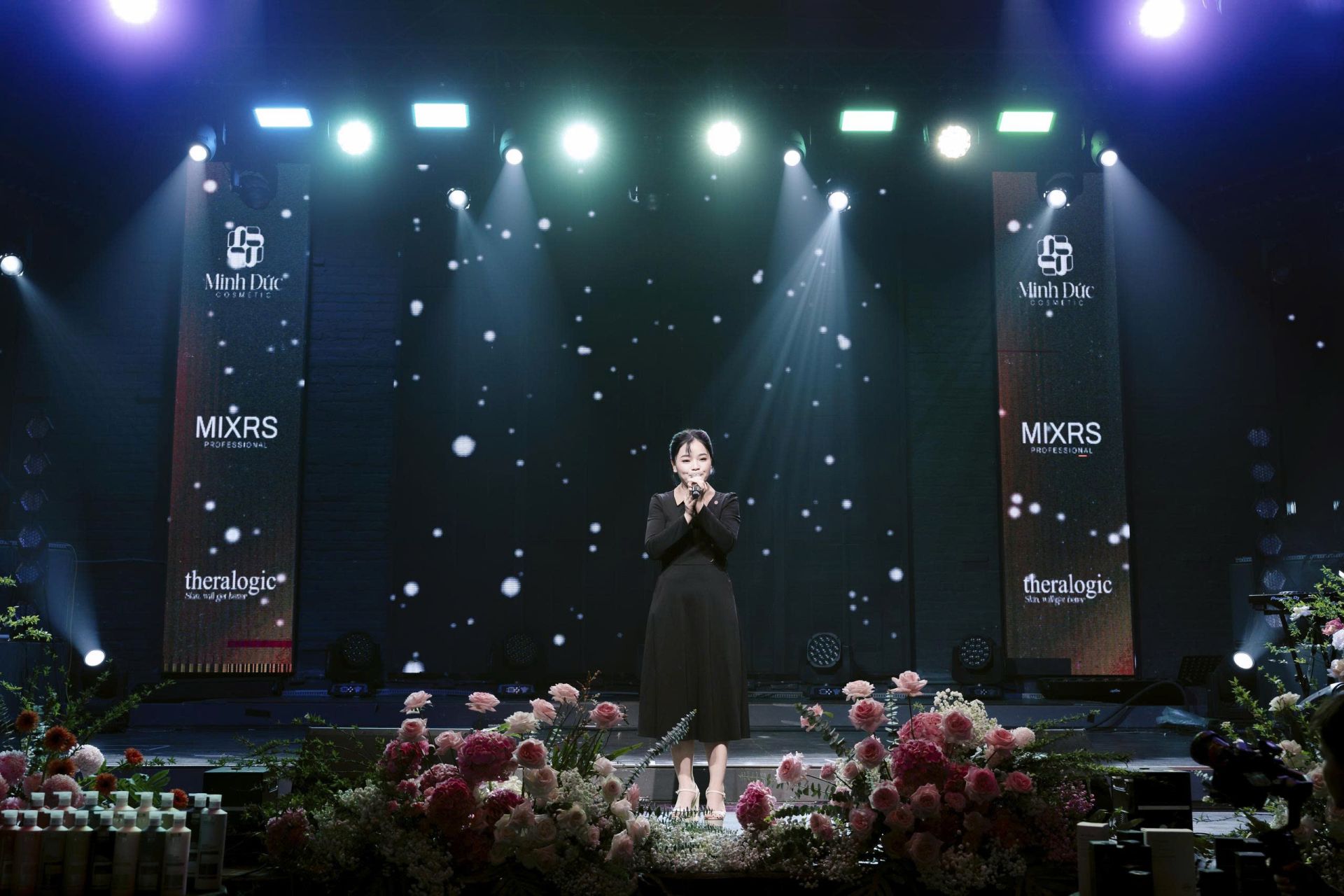 Các đại lý nhiệt tình góp tiếng hát